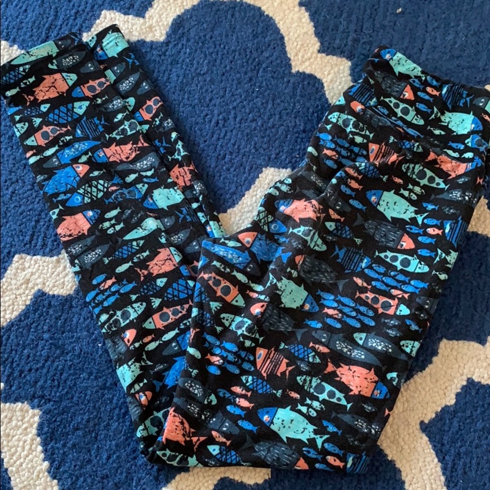 Lularoe fish leggings one size